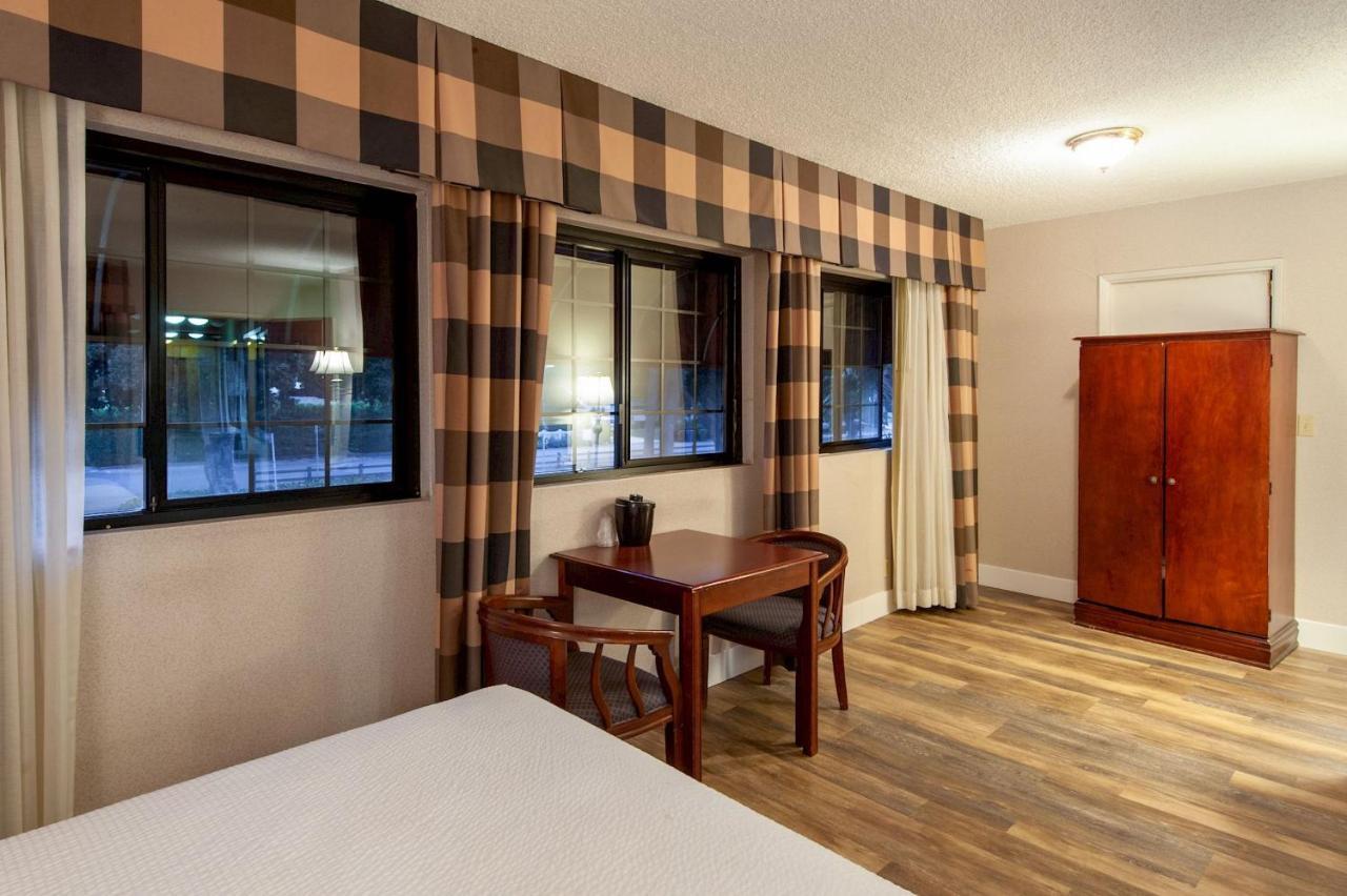 Studio City Court Yard Hotel Eksteriør bilde
