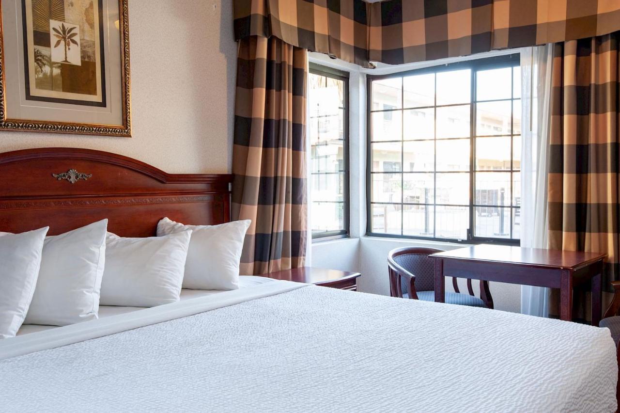 Studio City Court Yard Hotel Eksteriør bilde
