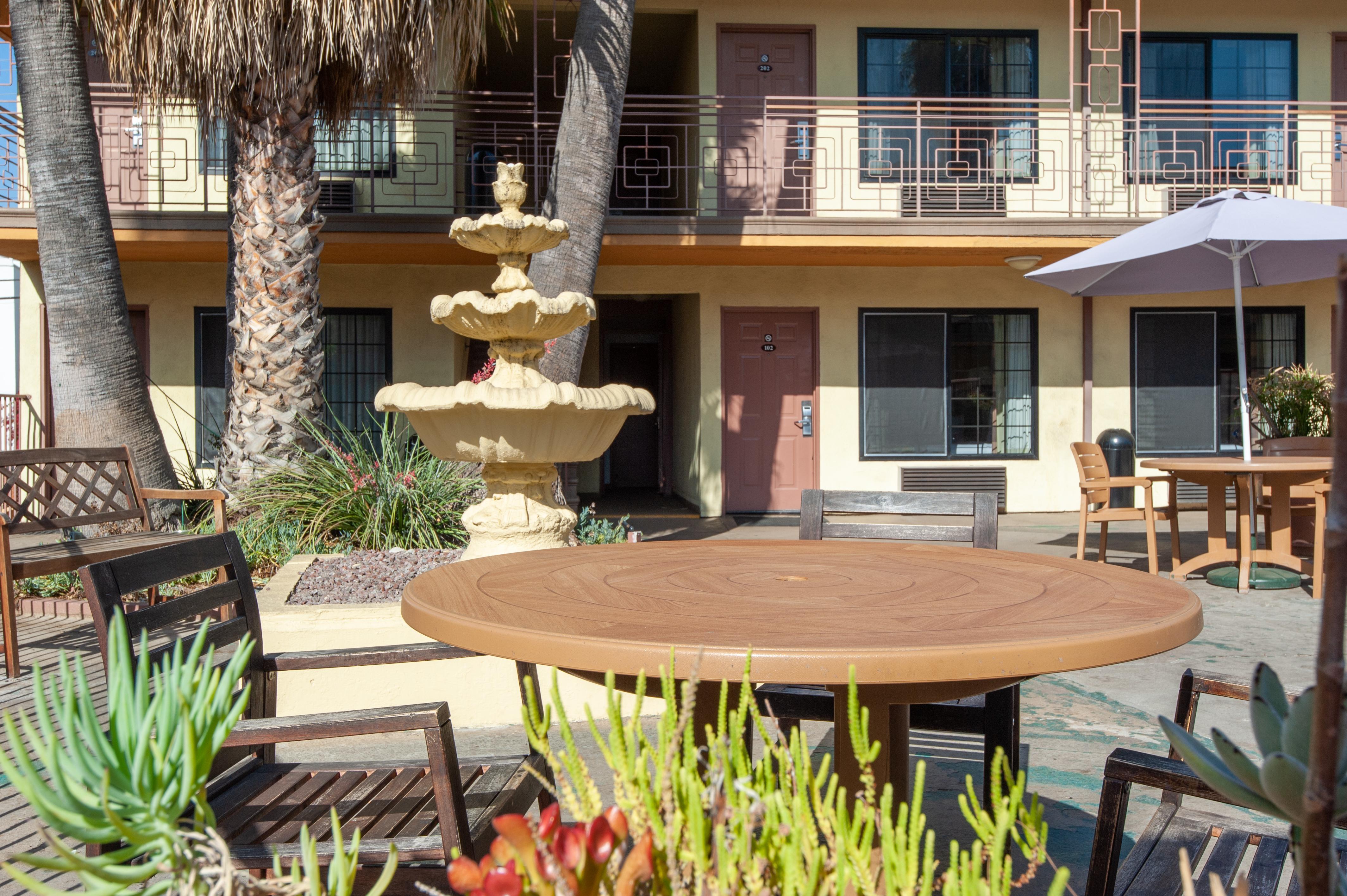 Studio City Court Yard Hotel Eksteriør bilde