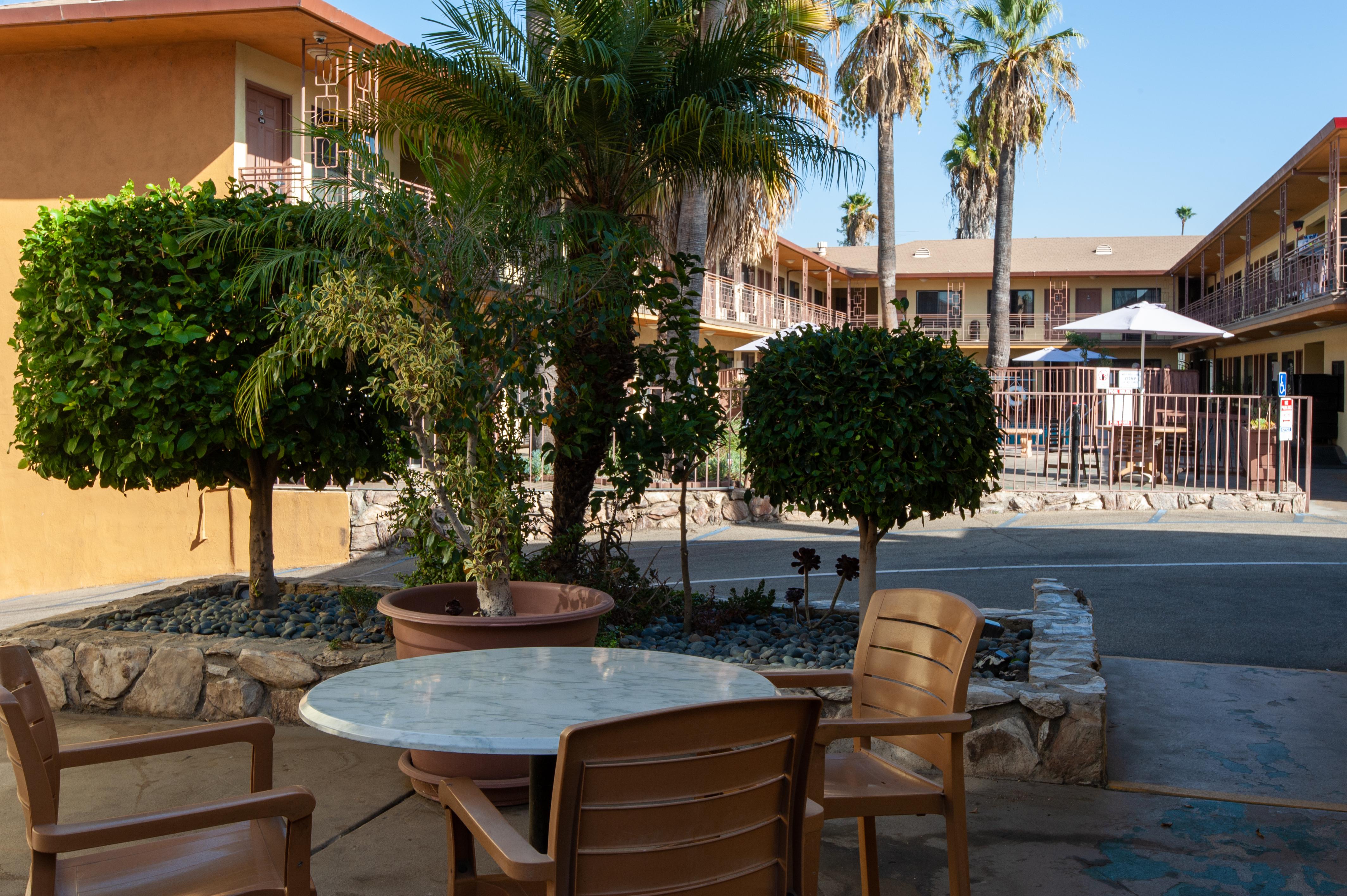 Studio City Court Yard Hotel Eksteriør bilde