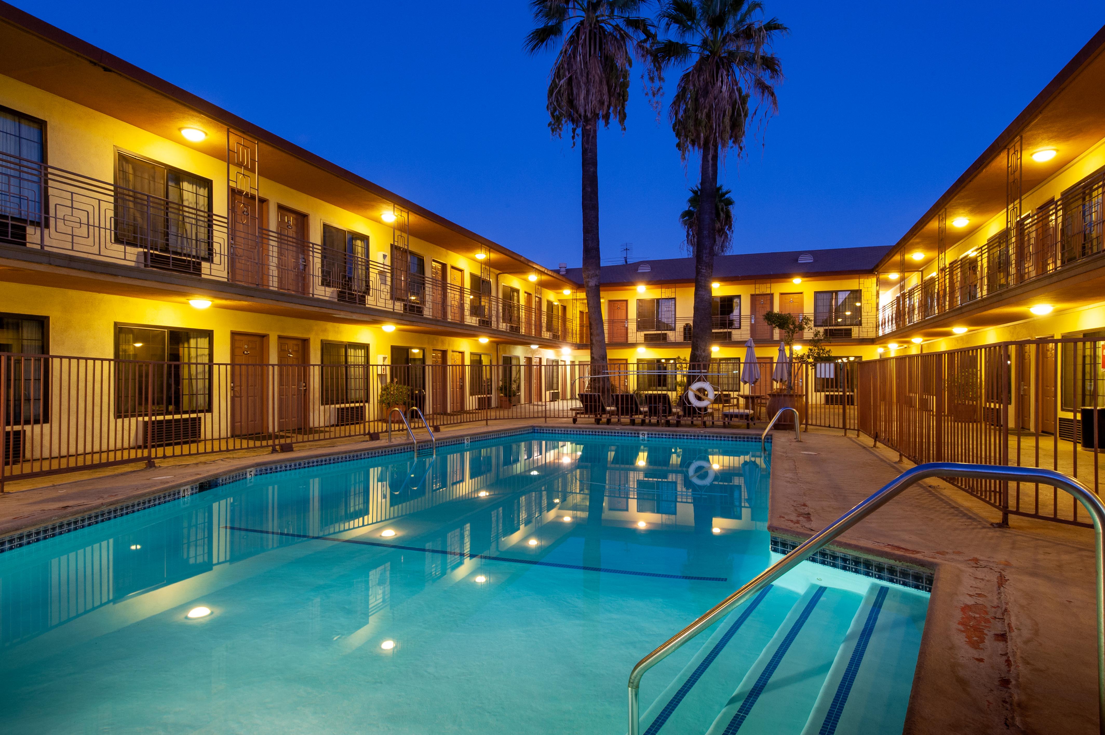 Studio City Court Yard Hotel Eksteriør bilde